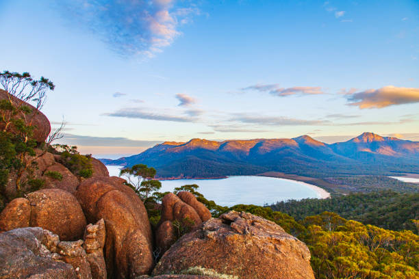 “Experience the Splendor of Freycinet National Park – Tasmania’s Coastal Paradise”